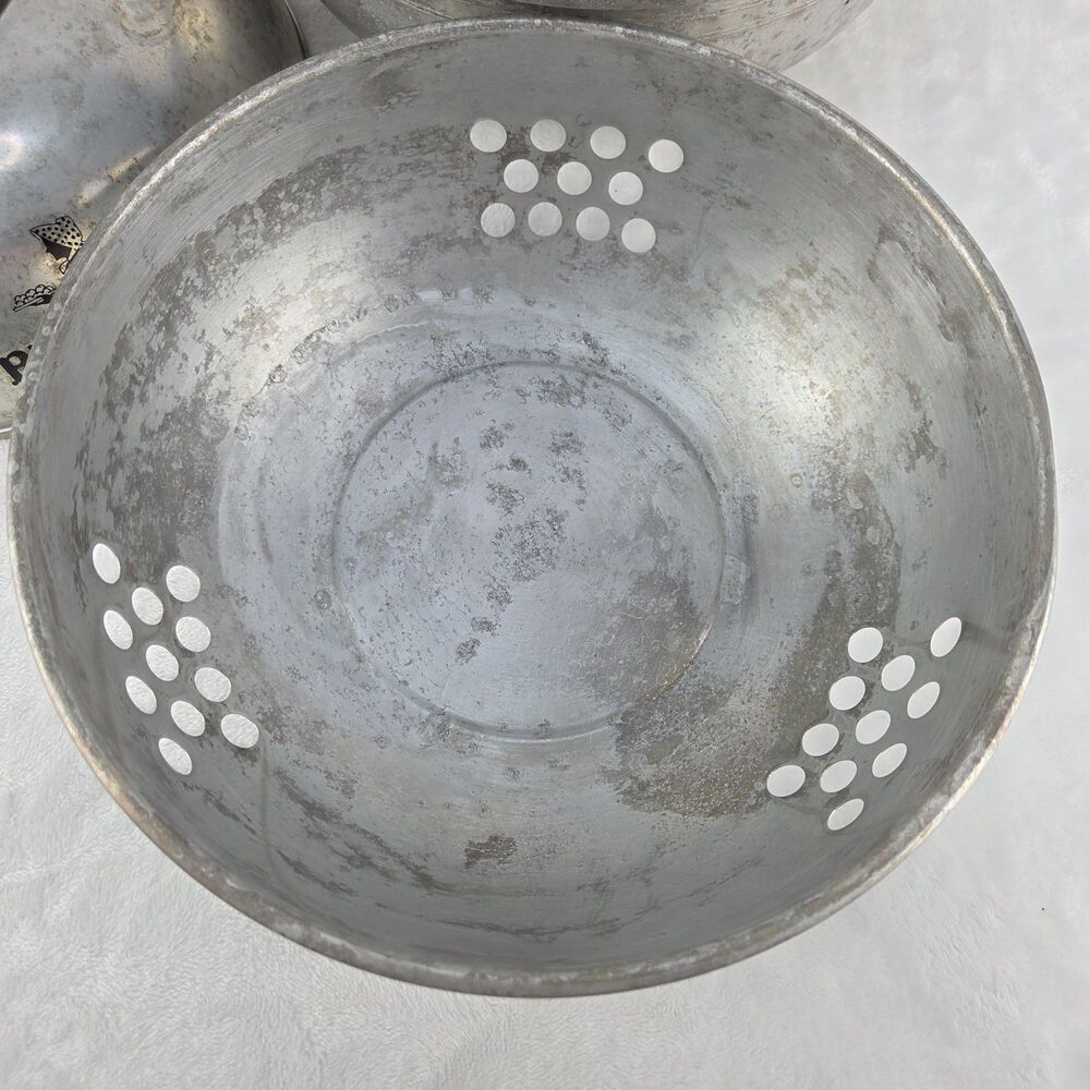 Vintage West Bend Bun Warmer Serving Oven MCM Aluminum Bread Warmer - Picture 8 of 14